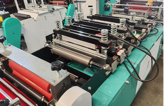 Máquina de fabricação de sacos de selos/gussets