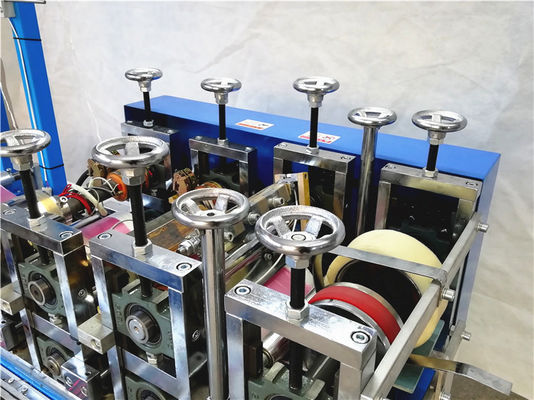 Máquina de fabricação de coberturas de sapatos de plástico descartáveis de duas camadas